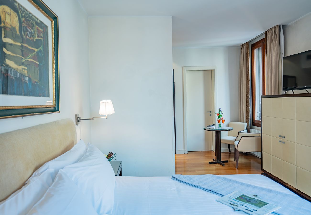 Zimmeranmietung in Venedig - Double Canal View 2 