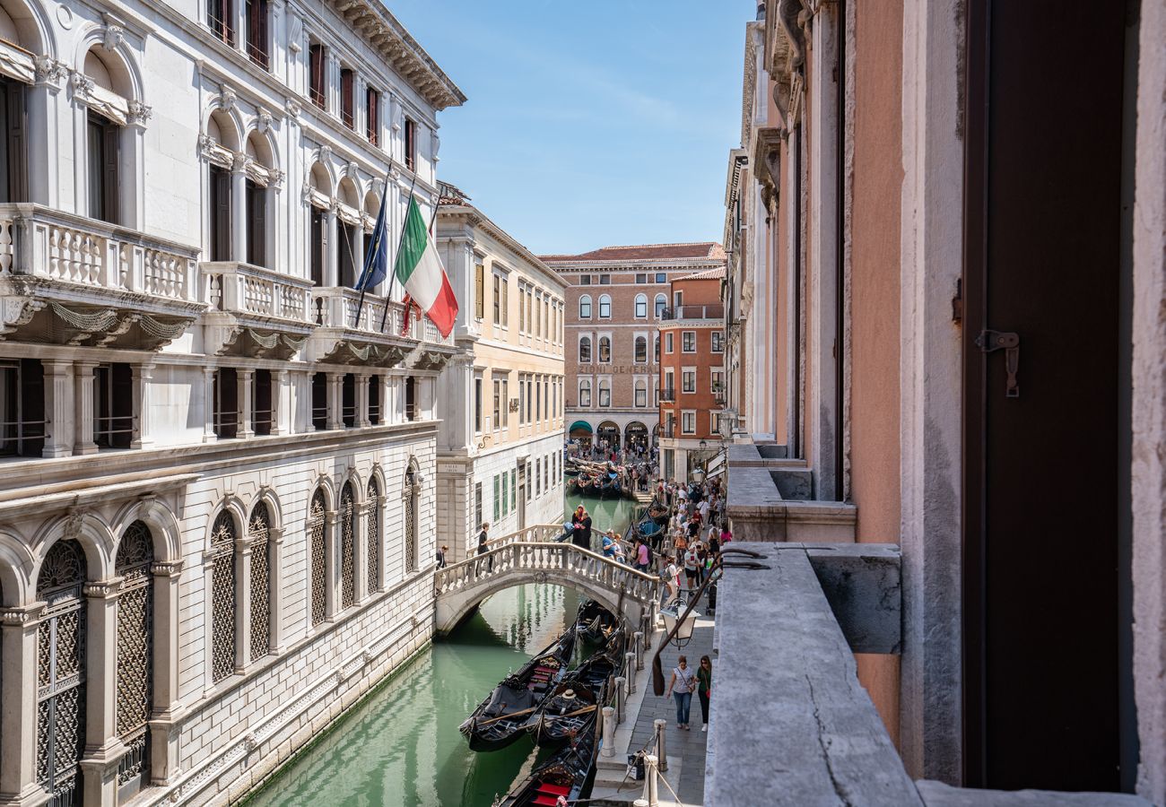 Affitto per camere a Venezia - Double Canal View with Balcony