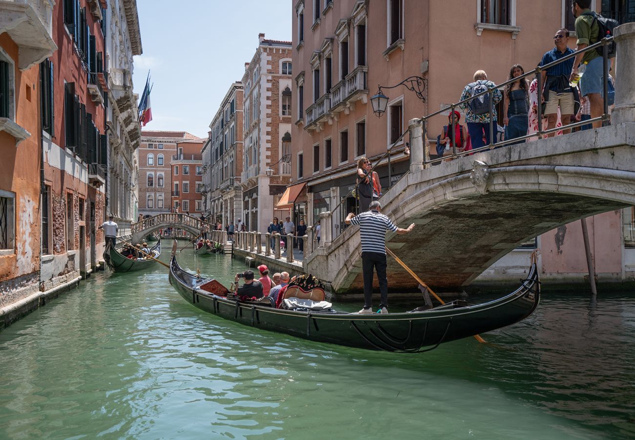 Rent by room in Venice - Double Canal View 2 